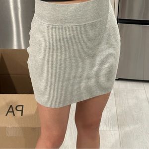 Aritzia Wilfred skirt